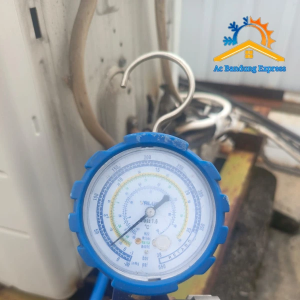 pengisian freon ac split